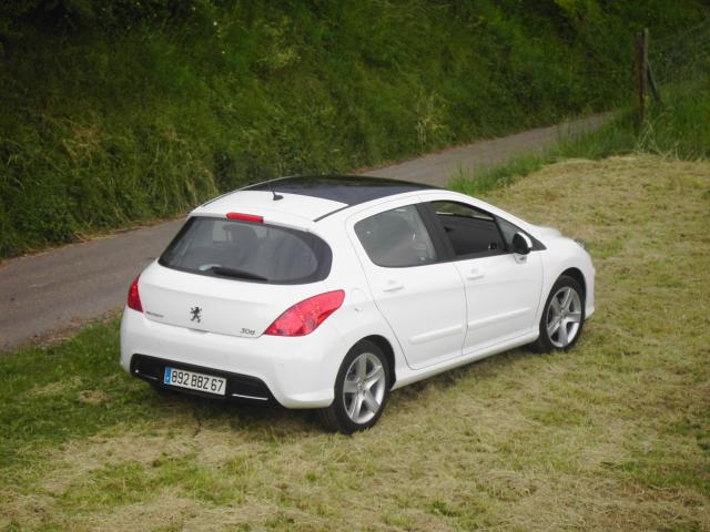 http://www.forum-peugeot.com/Forum/mesimages/9534/308 052.jpg